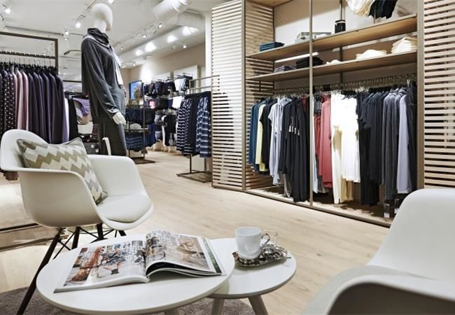 合肥服裝店裝修櫥窗怎么設(shè)計？裝修公司教你打造門面藝術(shù)設(shè)計